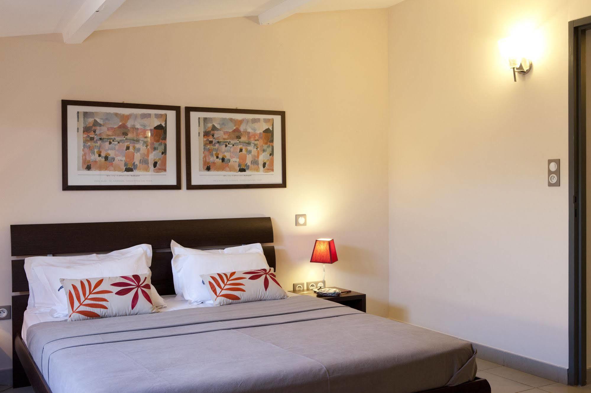 Mas De Valrugues Holifrance Aparthotel Saint-Rémy-de-Provence Eksteriør bilde