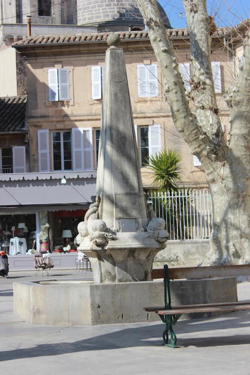 Mas De Valrugues Holifrance Aparthotel Saint-Rémy-de-Provence Eksteriør bilde